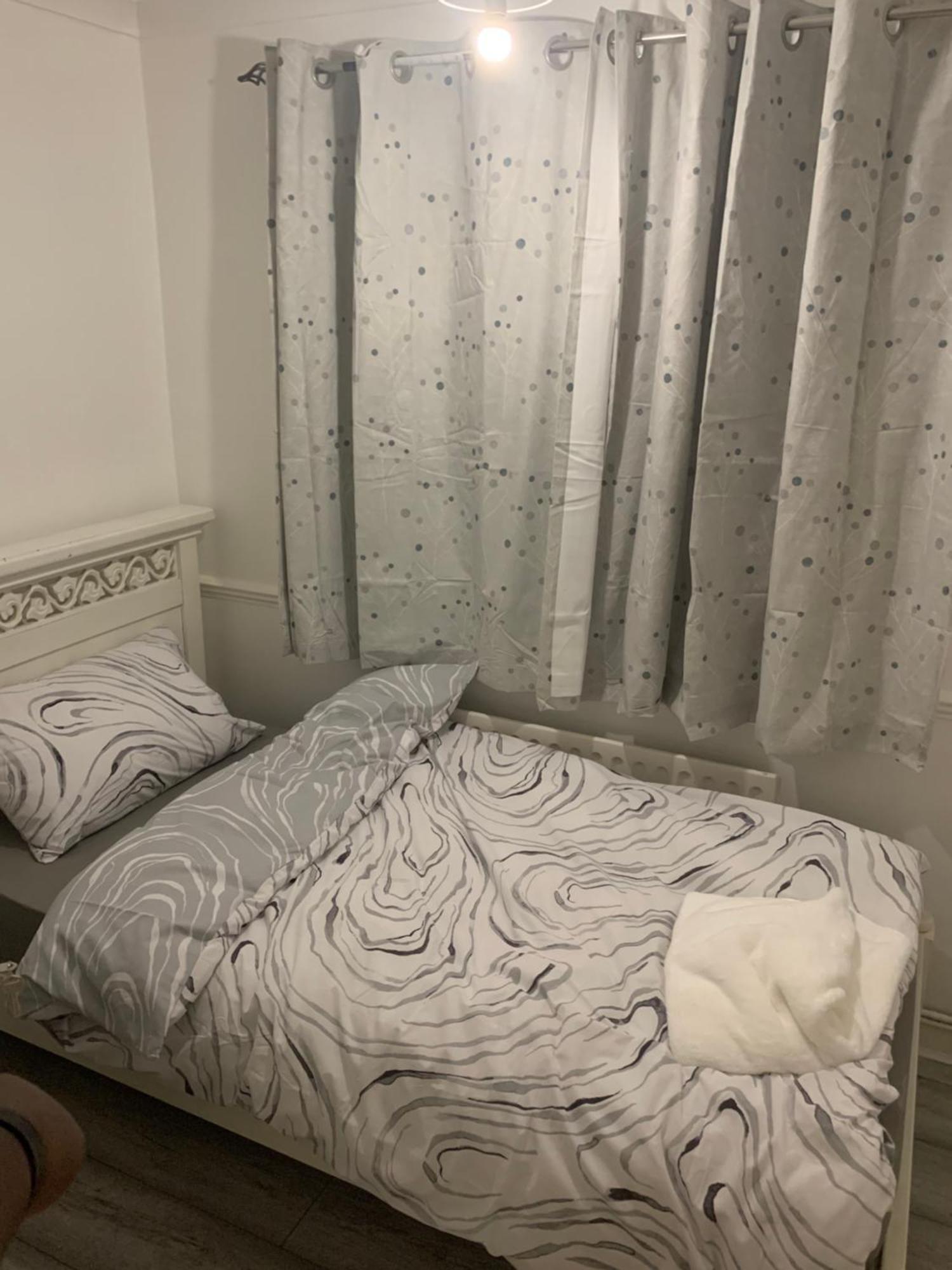 At Apex House Single Room Horndon-on-the-Hill ภายนอก รูปภาพ